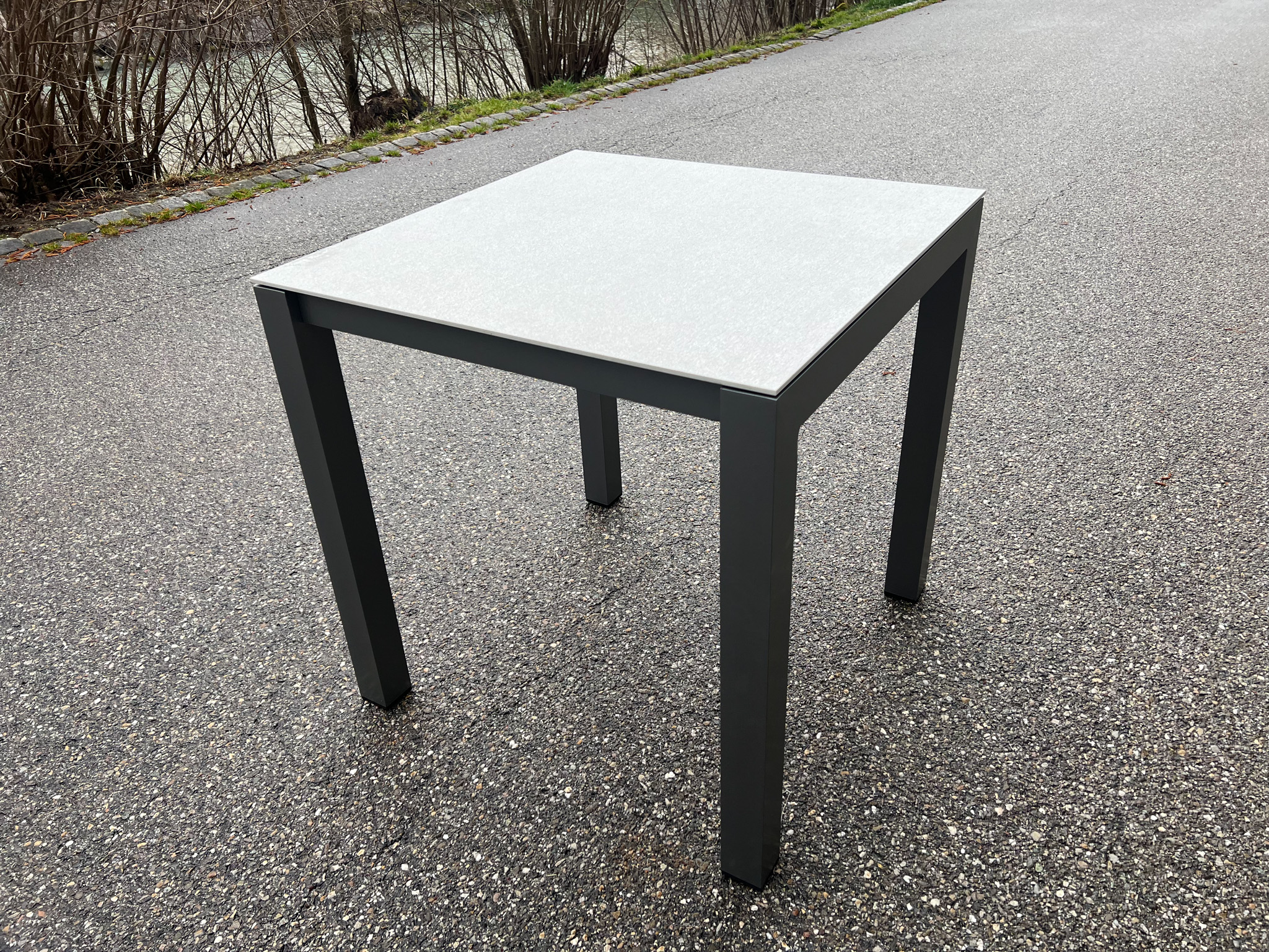 Esstisch, Tischplatte, Metallbeine, Grau, Quadratischer Tisch