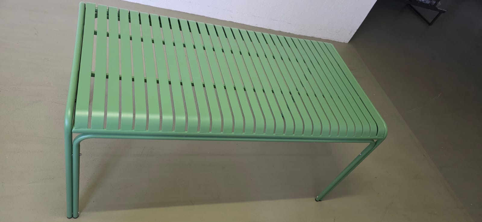 Gartenbank, Metallbank, Grün, Schlitzplatten, Vollständige Sitzbank