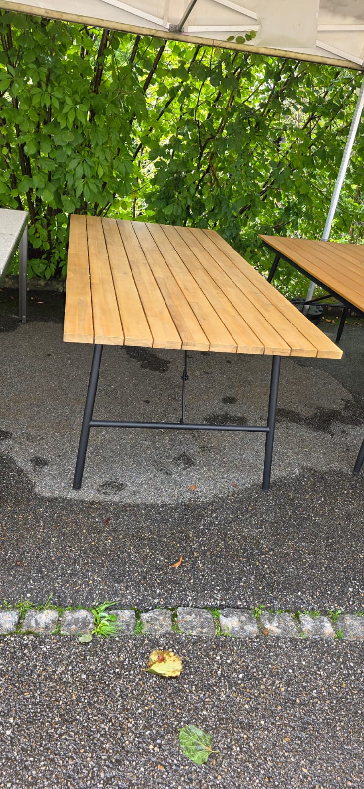 holz Tisch, holzplanke, outdoor tisch, metallgestell, programmierte terrasse