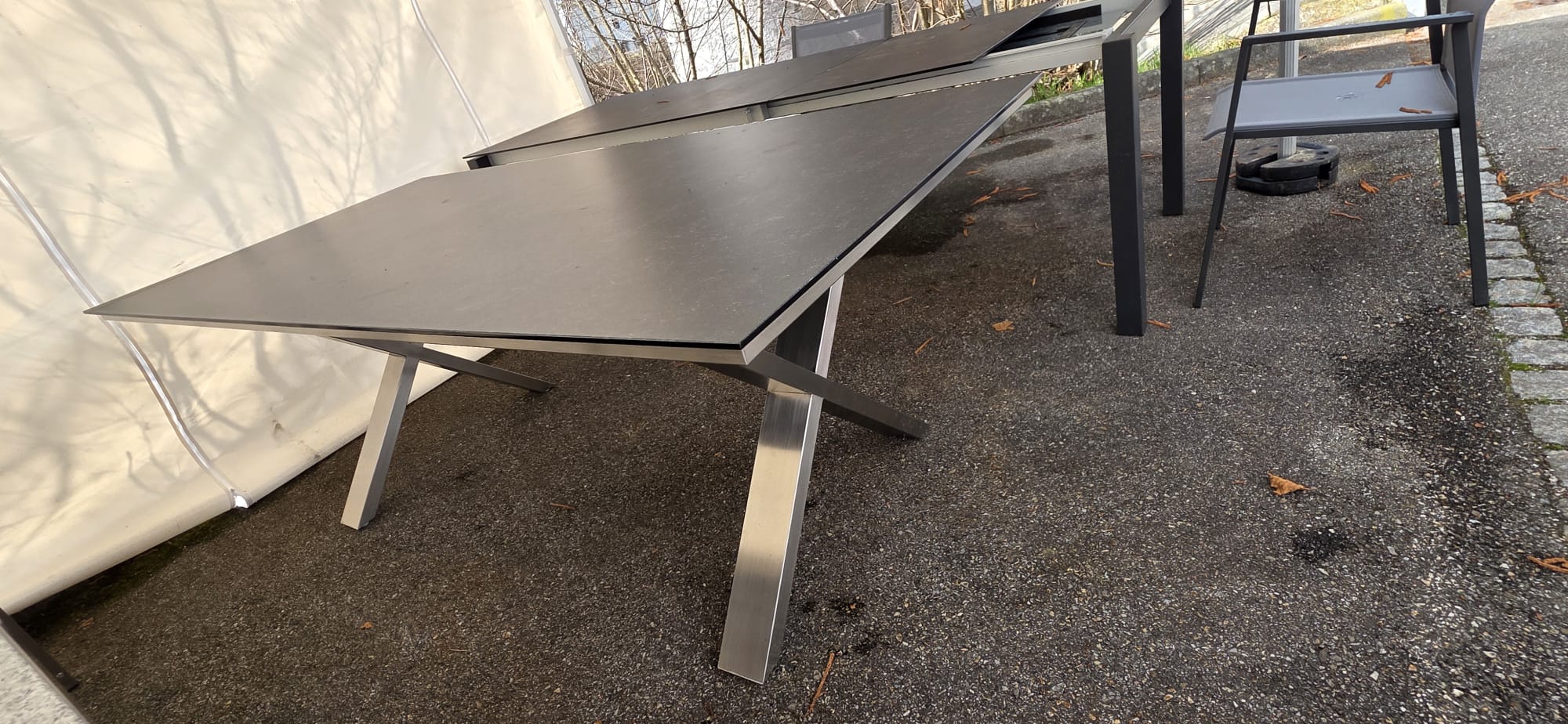 Esstisch, Stahl-Tisch, Falttisch, Metalltisch, Plattenoberfläche